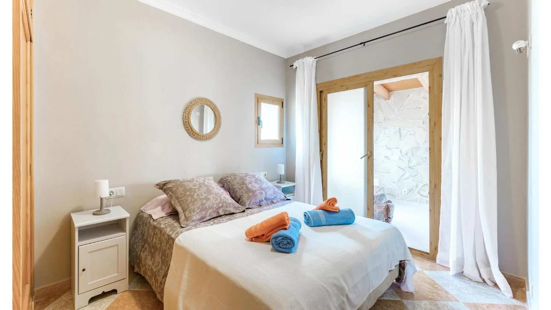 3 Bedroom Stunning Home In SAlquería Blanca 0*,