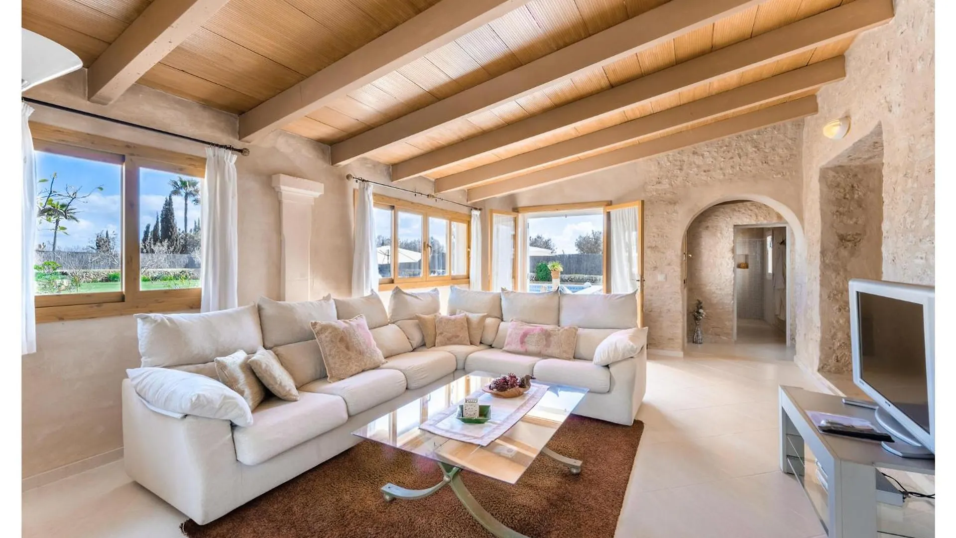 3 Bedroom Stunning Home In SAlquería Blanca